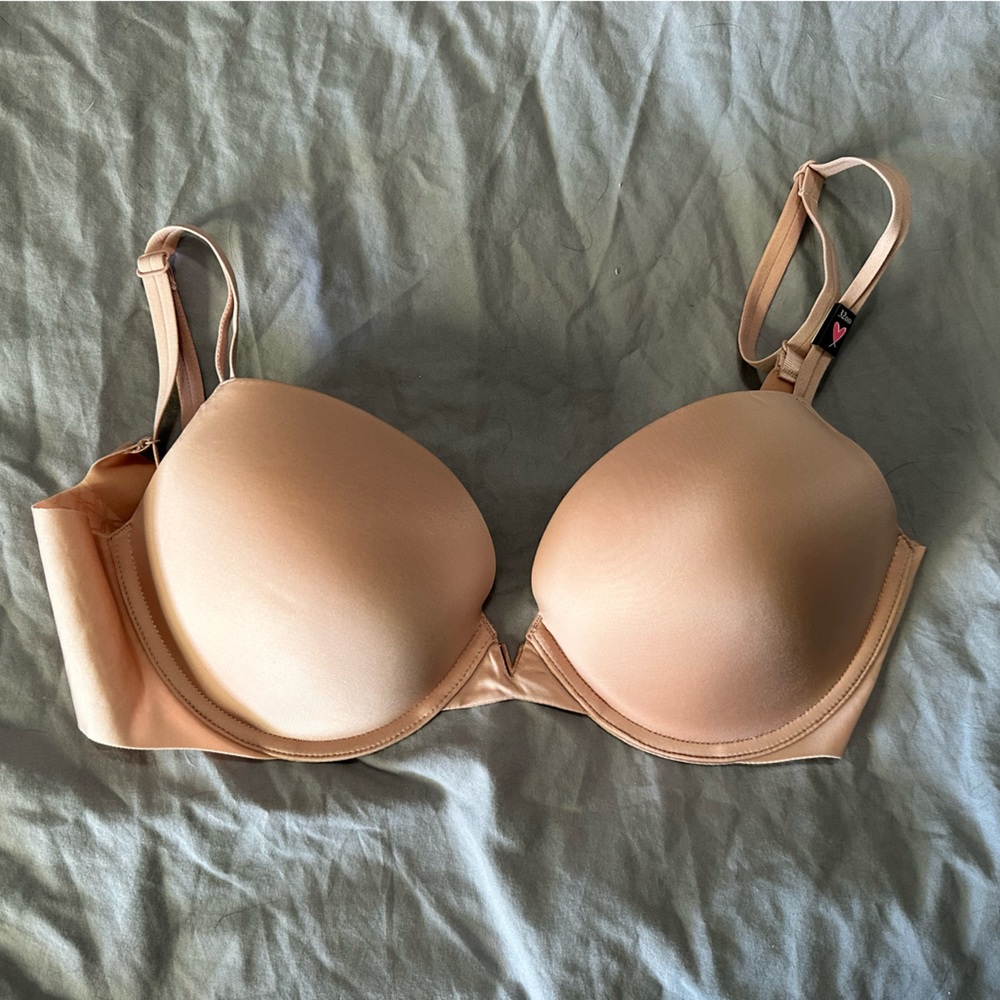 Victorias Secret Push Up Bra 32DD
